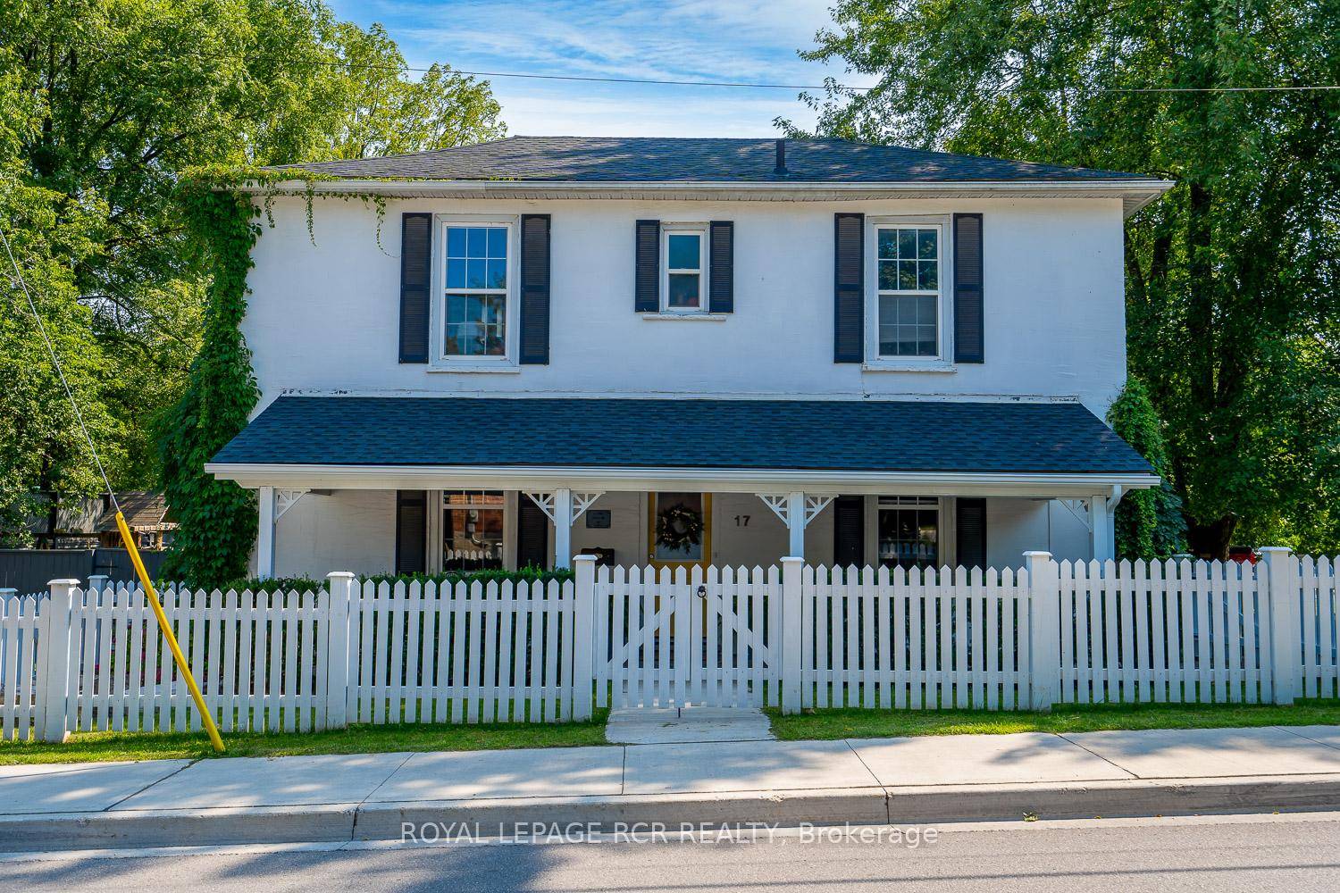 Charming Century Home in the Heart of Downtown Orangeville Step into a piece of Orangeville's rich history with this beautifully preserved and thoughtfully updated 1865 built century home.
