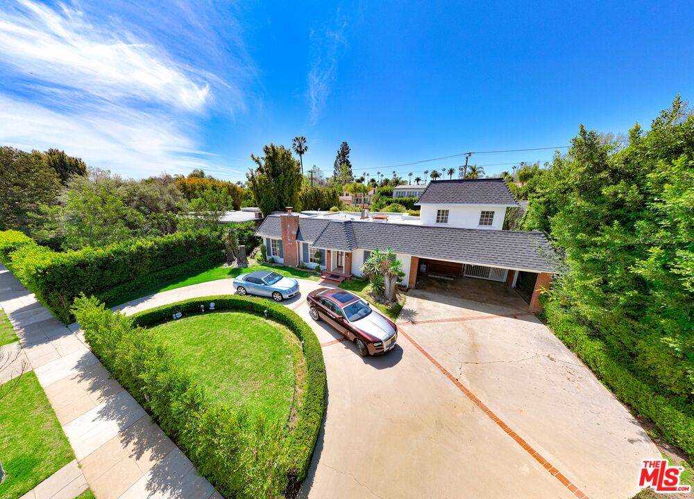 525  N Rexford Dr 6BR Beverly Hills Post Office | B.H.P.O. La