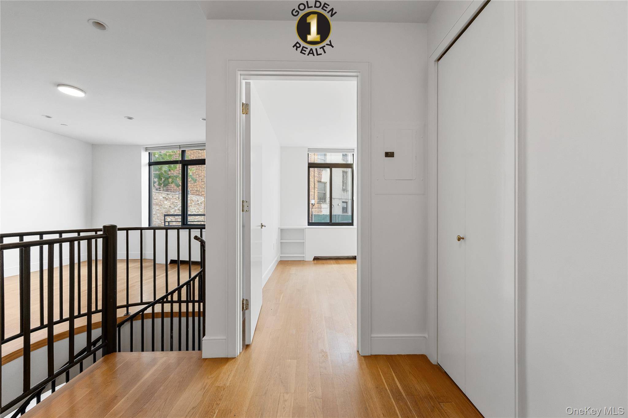 LUXURY State of the Art DUPLEX Unit Available in the Heart is Astoria !