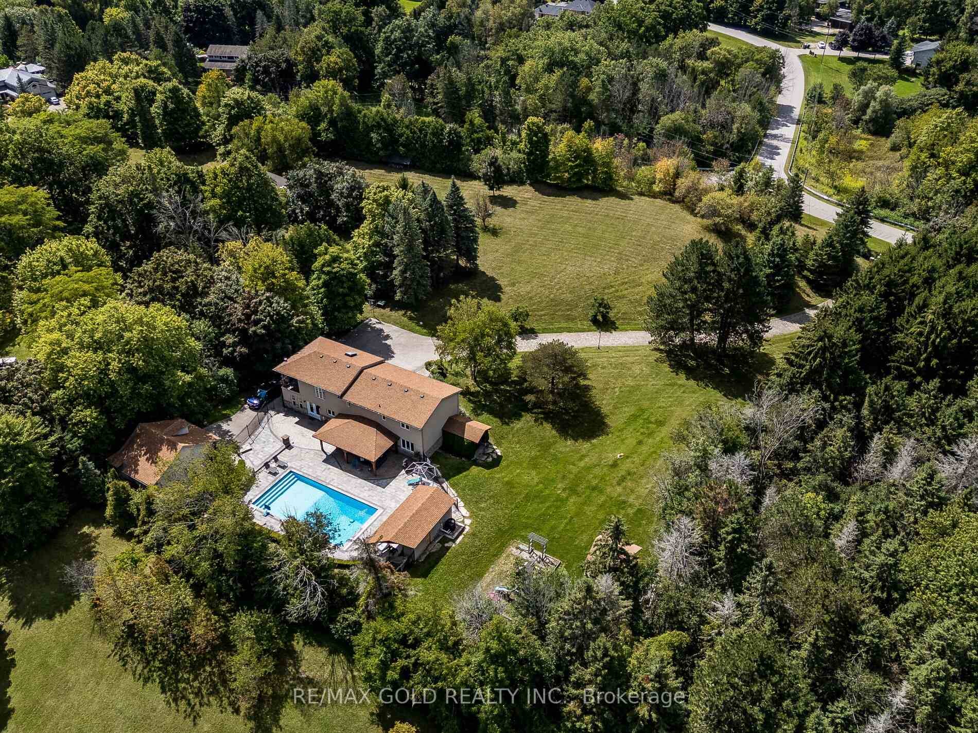 Welcome to 110 Palmer Circle, a beautifully cared for family home nestled on a quiet, desirable street in one of Caledon's most sought after communities.