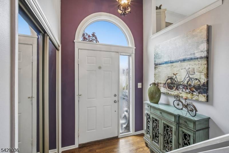 Tucked right on the Montclair border, this updated Verona condo offers low maintenance living with easy access to the area's vibrant shopping, dining, and cultural scene.