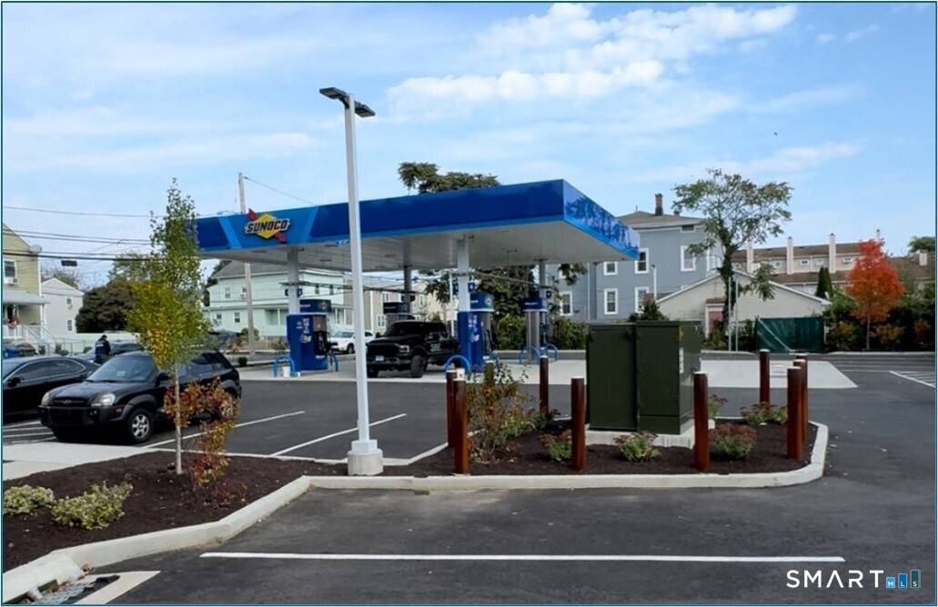 This is a brand new gas station branded by Sunoco and opened 6 months ago.
