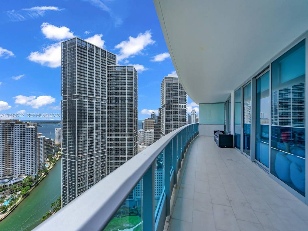 Stunning view of the bay and the city from this 2 bedroom plus Den and 2 full bath and half.