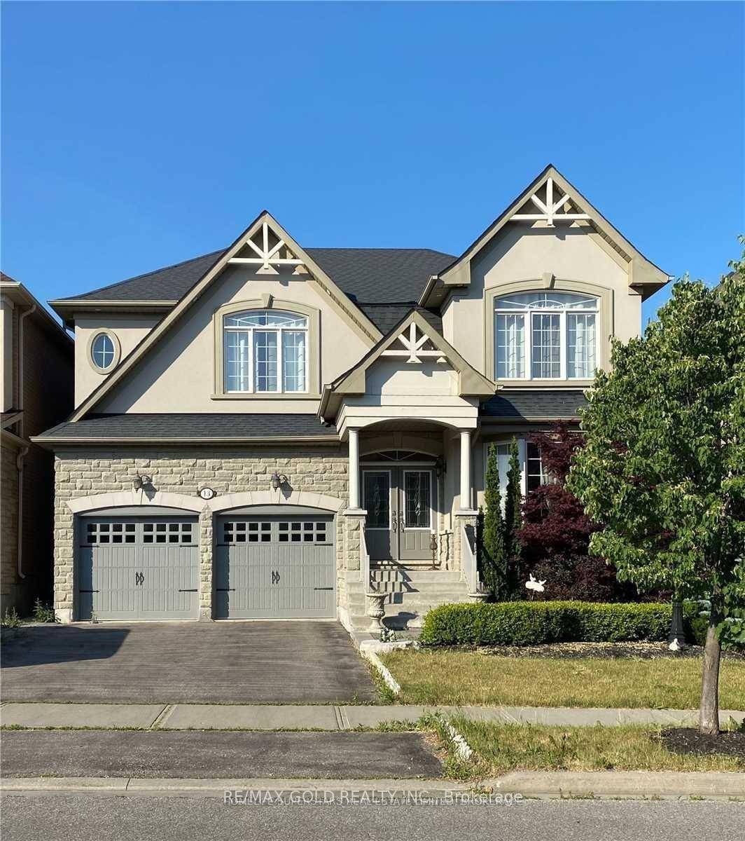 Brampton Beauty This Stunning 4 Bdrm Home Sits On A Beautifully Landscaped Lot In A Very Family Friendly Neighbourhood.