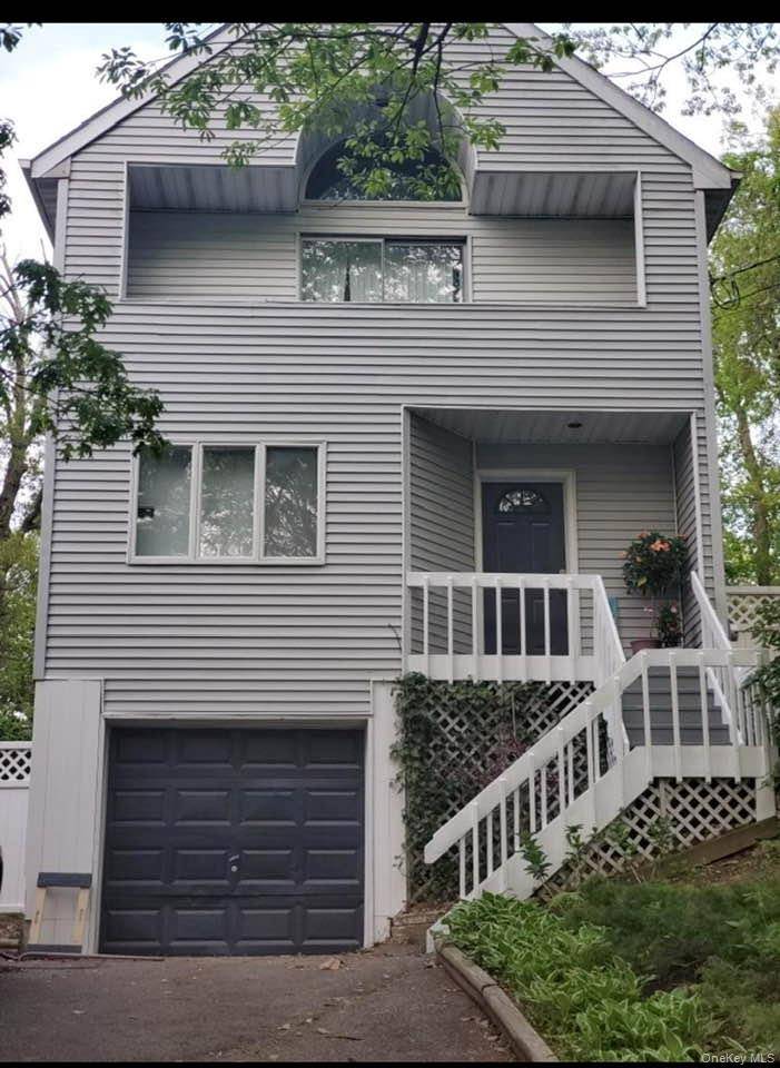 Large Unique Home Close To The Beach !