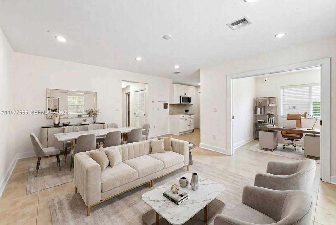 Located just one block from Lincoln Rd and a short stroll to Sunset Harbour, this residence offers privacy, charm, and the South Beach lifestyle.