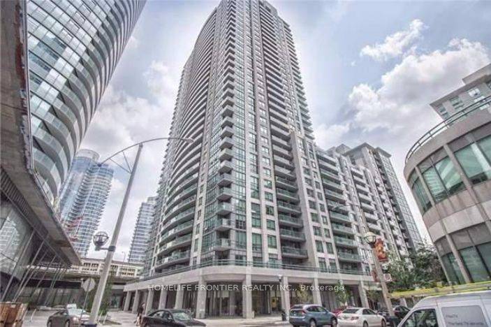 Upscale Condo in the Heart of Downtown Toronto.