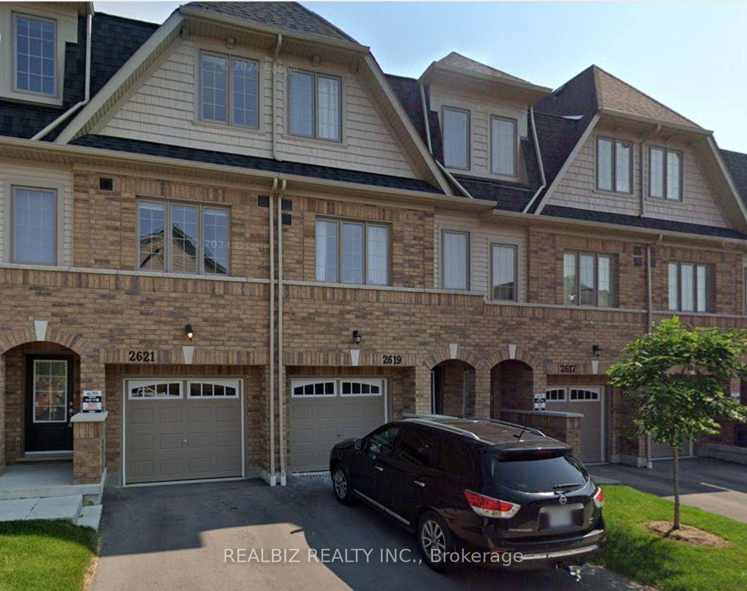 Welcome to 2 year new Beautiful 3 storey townhome By Tribute Communities.