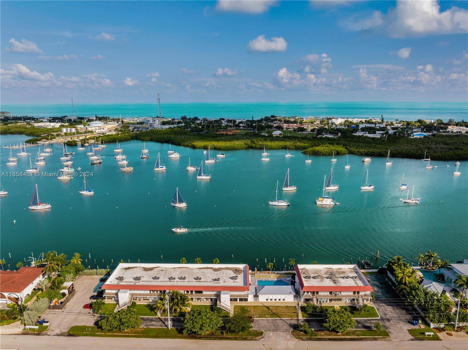 Inflation buster alert ! This amazing 2 2 condo has everything you need to live the keys lifestyle at an amazing price.