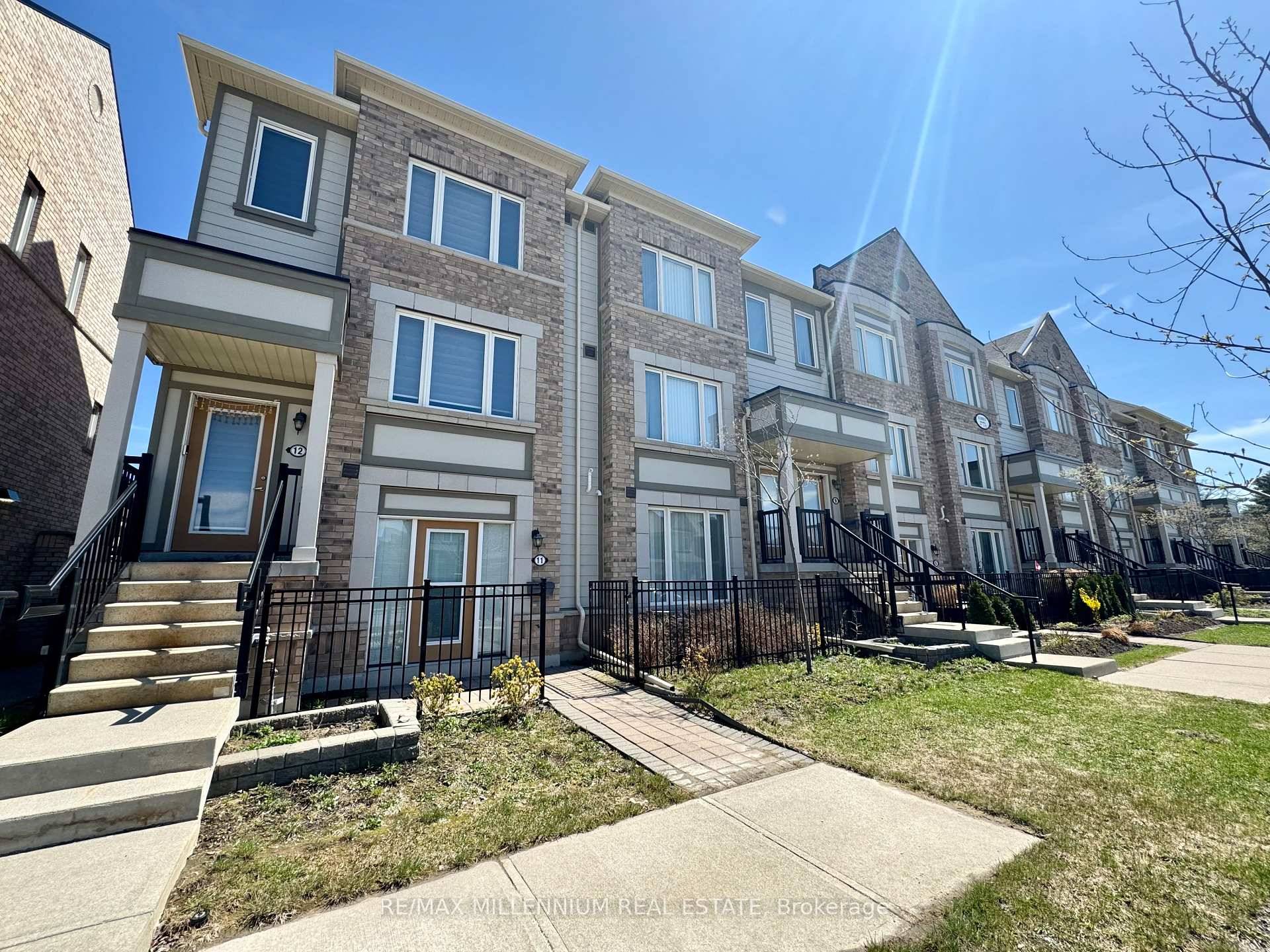 Welcome to A Newly Refreshed 1 Bedroom Unit in A Prime Location.