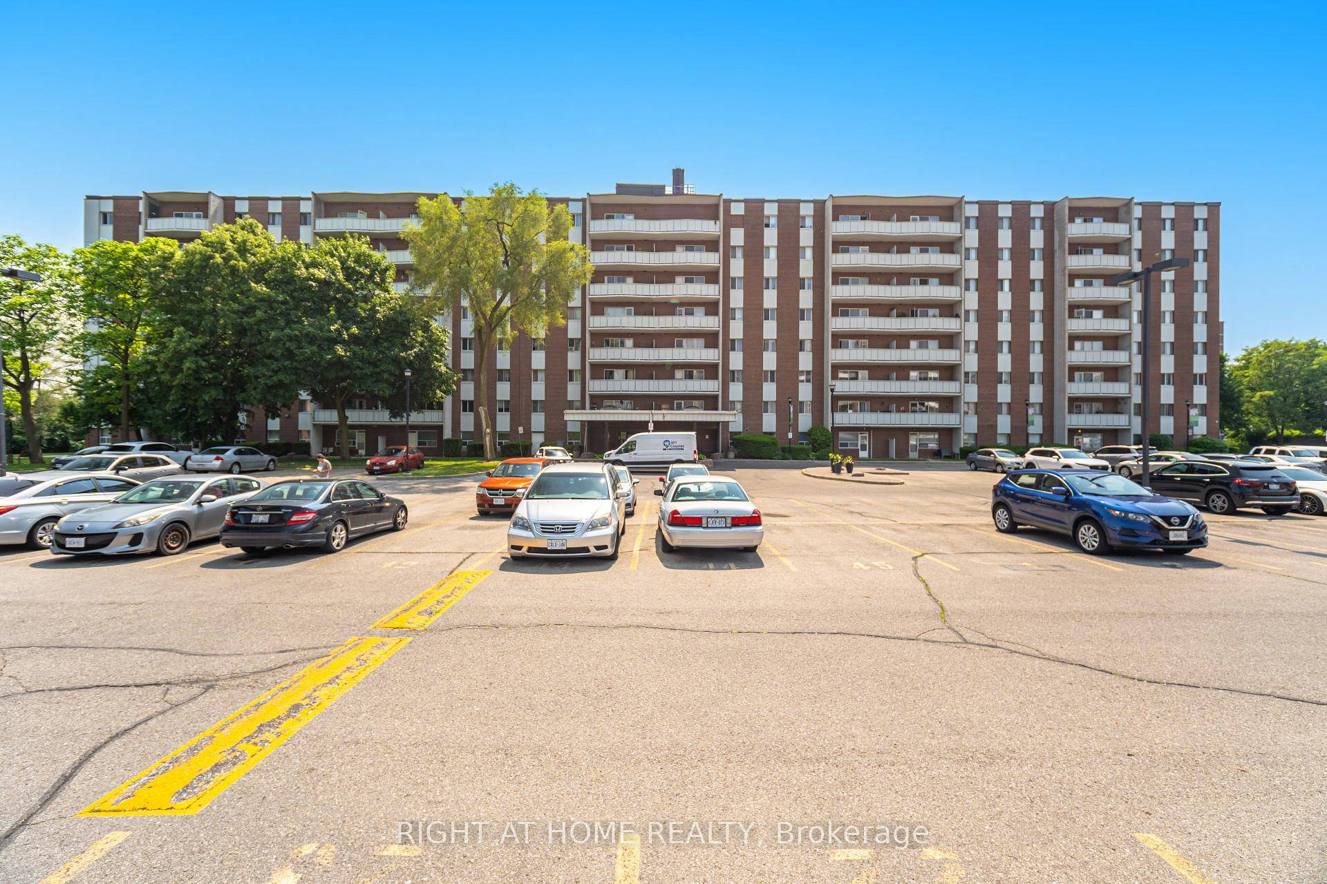Don't miss this fantastic opportunity to own a Beautiful, Spacious, Bright, Well Maintained 2 Bedroom 1 Washroom Unit In A Great Location.