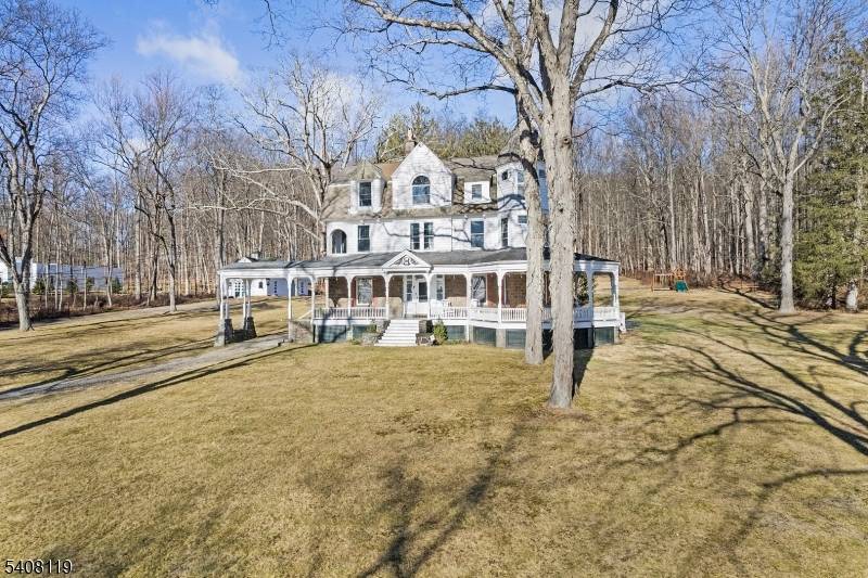 Stunning, beautifully renovated circa 1888 Queen Anne Victorian replete with welcoming 1, 670 sq.