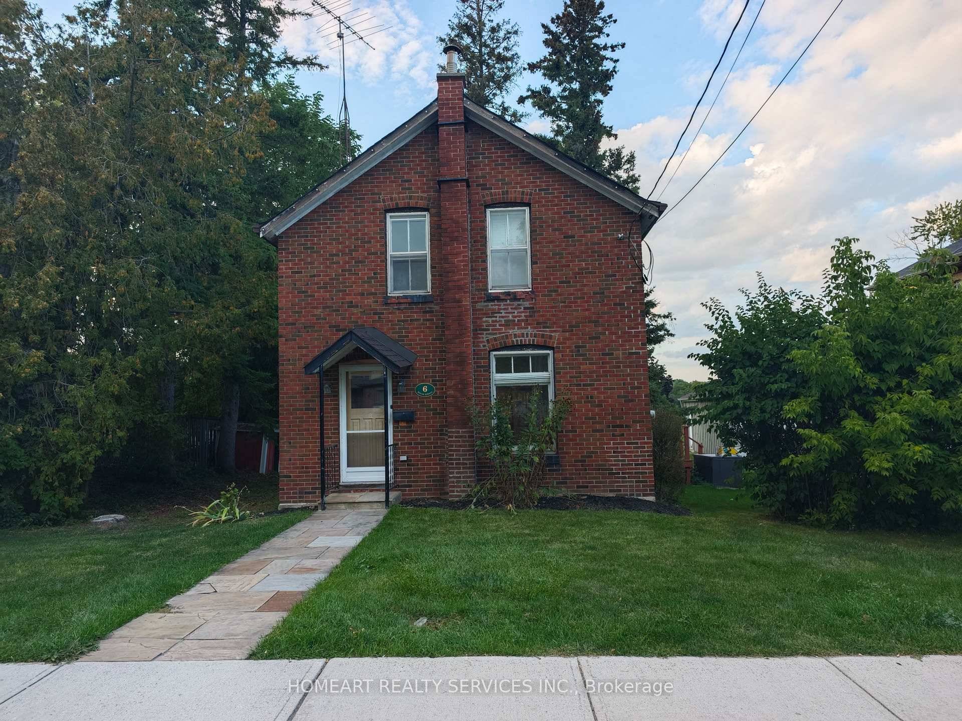 Welcome to this well maintained and impressive 84 x 200 sqft lot, located in the serene, established Markham neighbourhood.