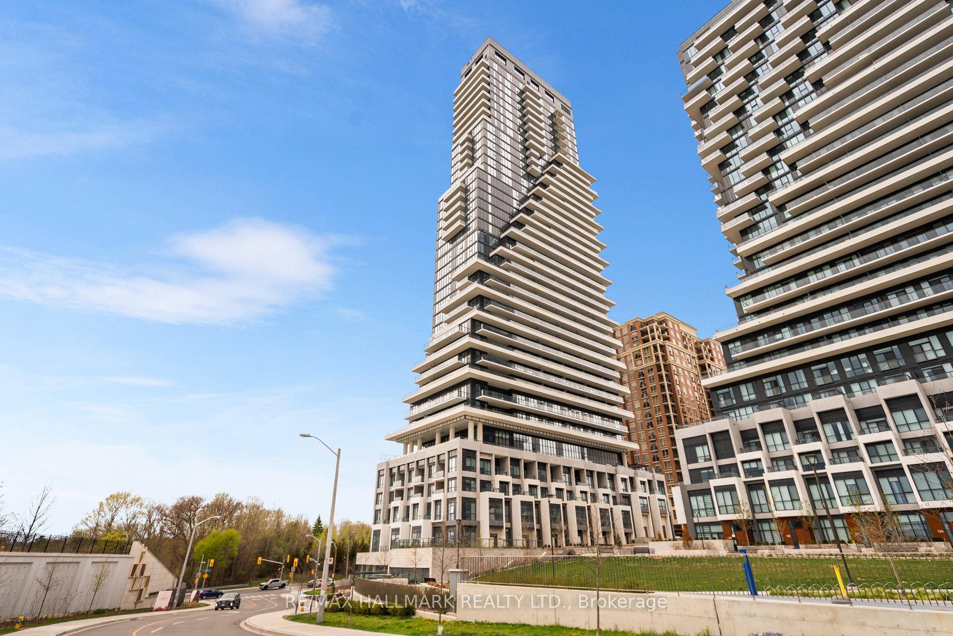 Exquisite 3 Bedroom Corner Suite at Chateau Auberge WITH 1916 Sq.