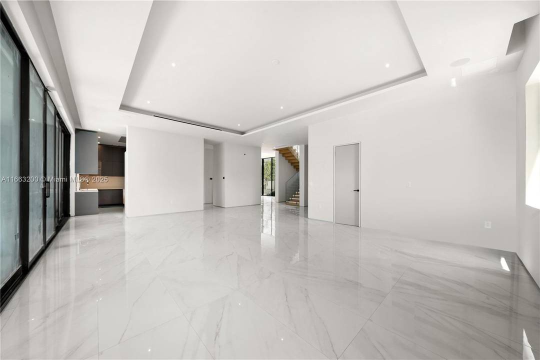 Expected Delivery April 2026.