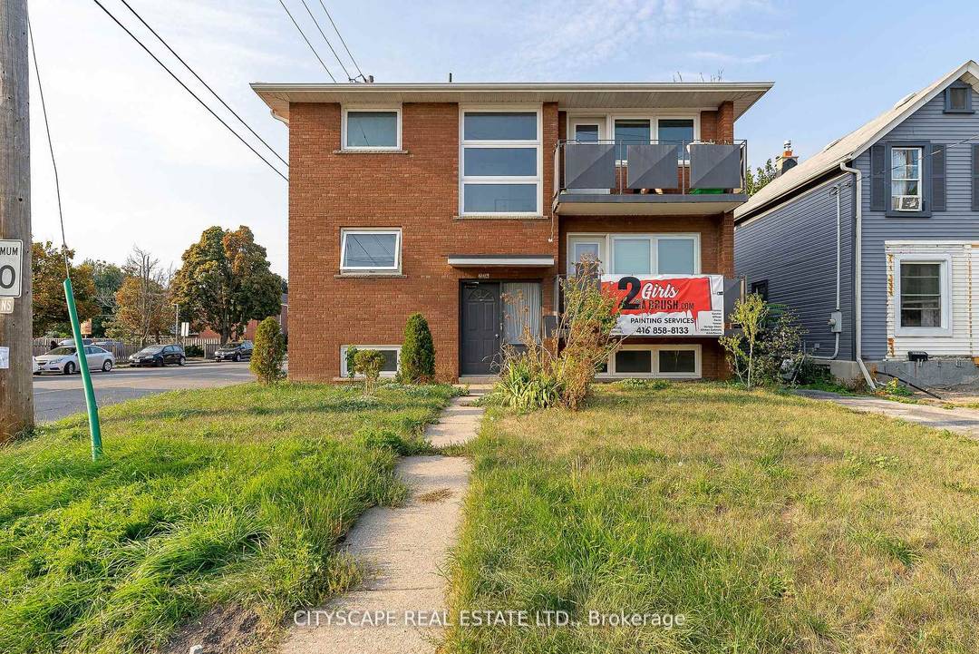 Conveniently located 3 Plex with 3 bedrooms on the lower level.