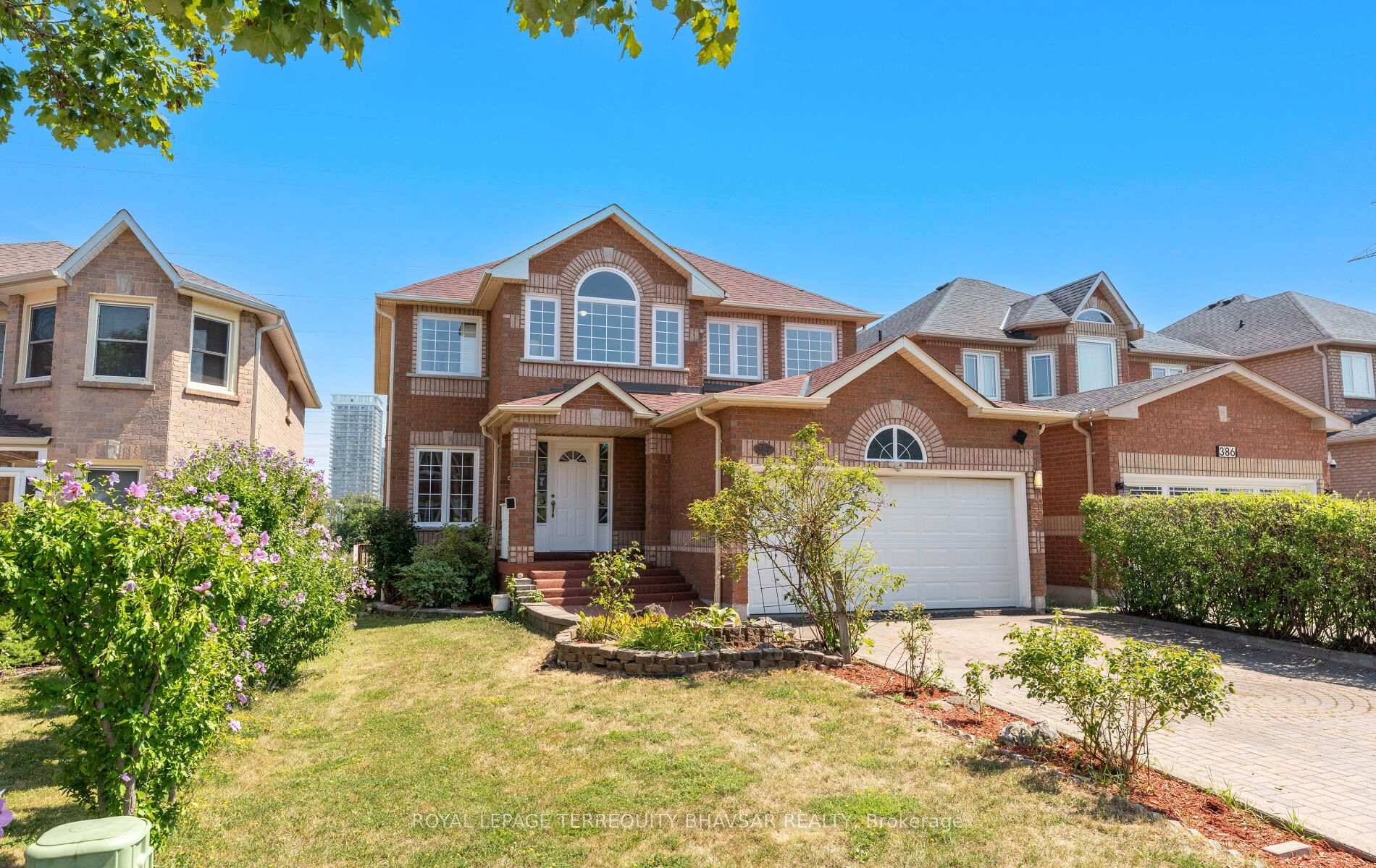 Welcome to this spacious, well kept detached home in the sought after Hurontario neighborhood, just minutes from Mississauga's City Centre.