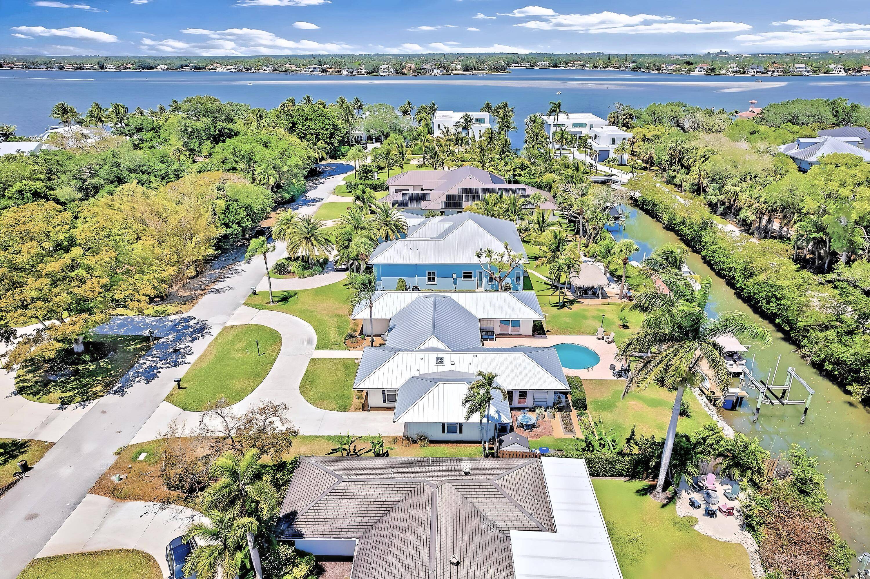 127969 ; 940 Turner Quay, Jupiter, FL Public RemarksWide water views.