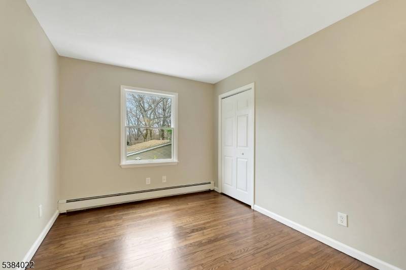 LAKEHOUSE WITH VIEWS ! This 3 bedroom, 1.