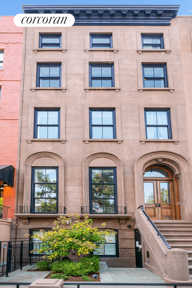 238 Carroll Street 1 is a grand, masterfully and completely renovated 25 foot wide CONDO triplex with 3392 square feet on 3 floors.