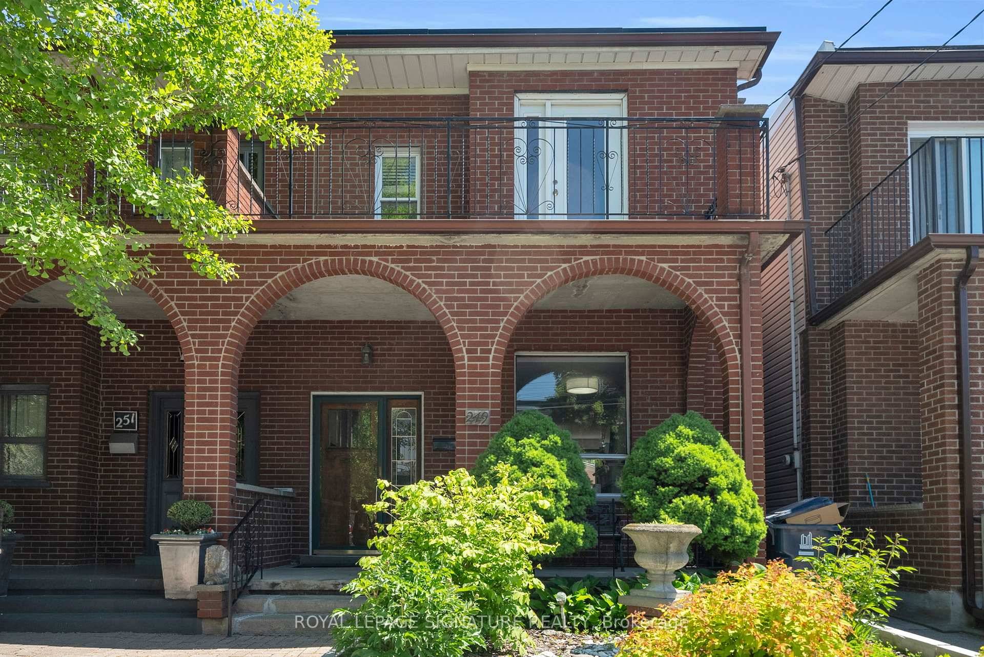 Presidential Opportunity on Clinton St, a versatile 2 storey semi detached home located in one of Toronto's most sought after neighbourhoods.