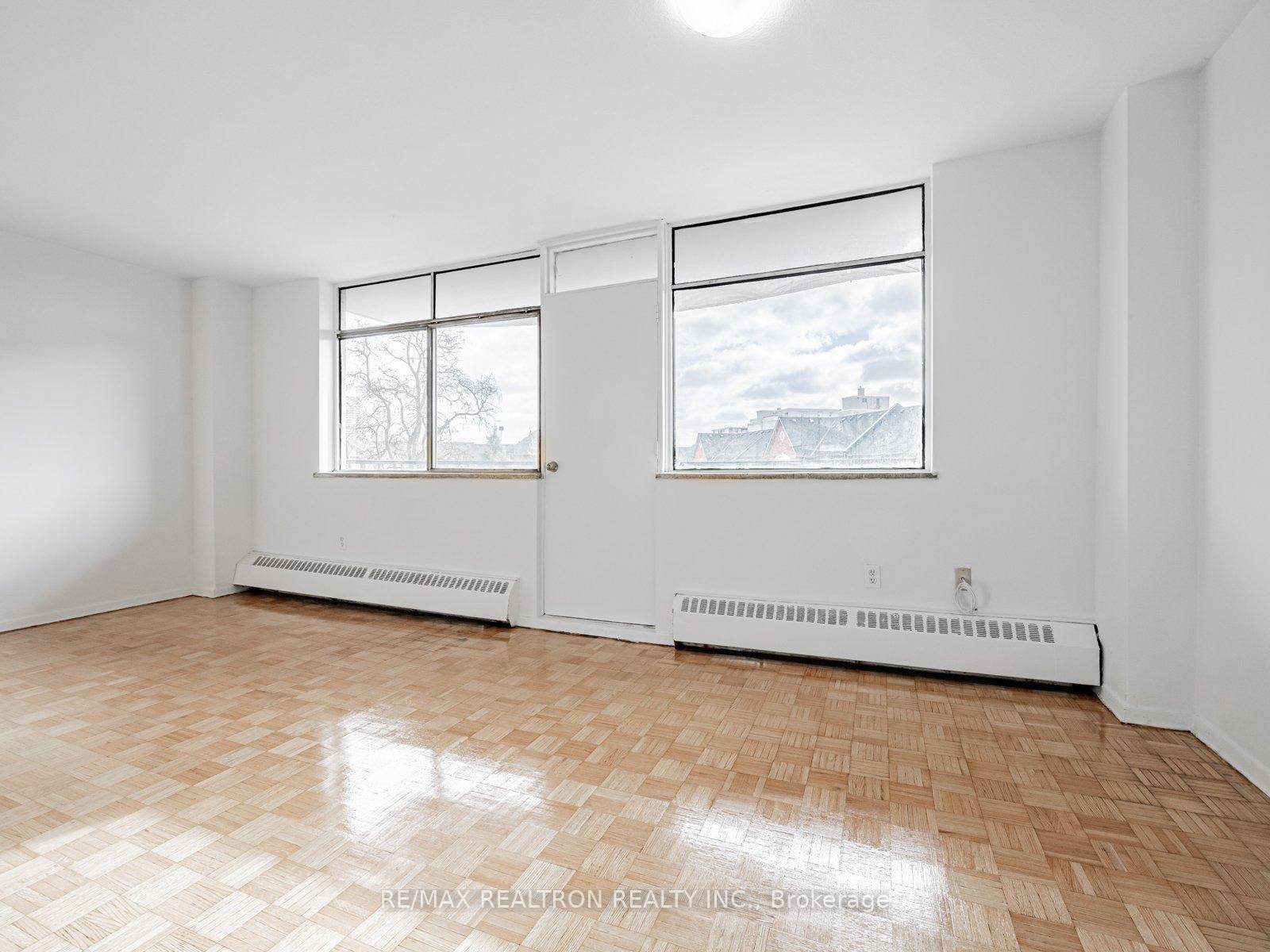 Welcome to this charming one bedroom suite in Midtown Toronto !