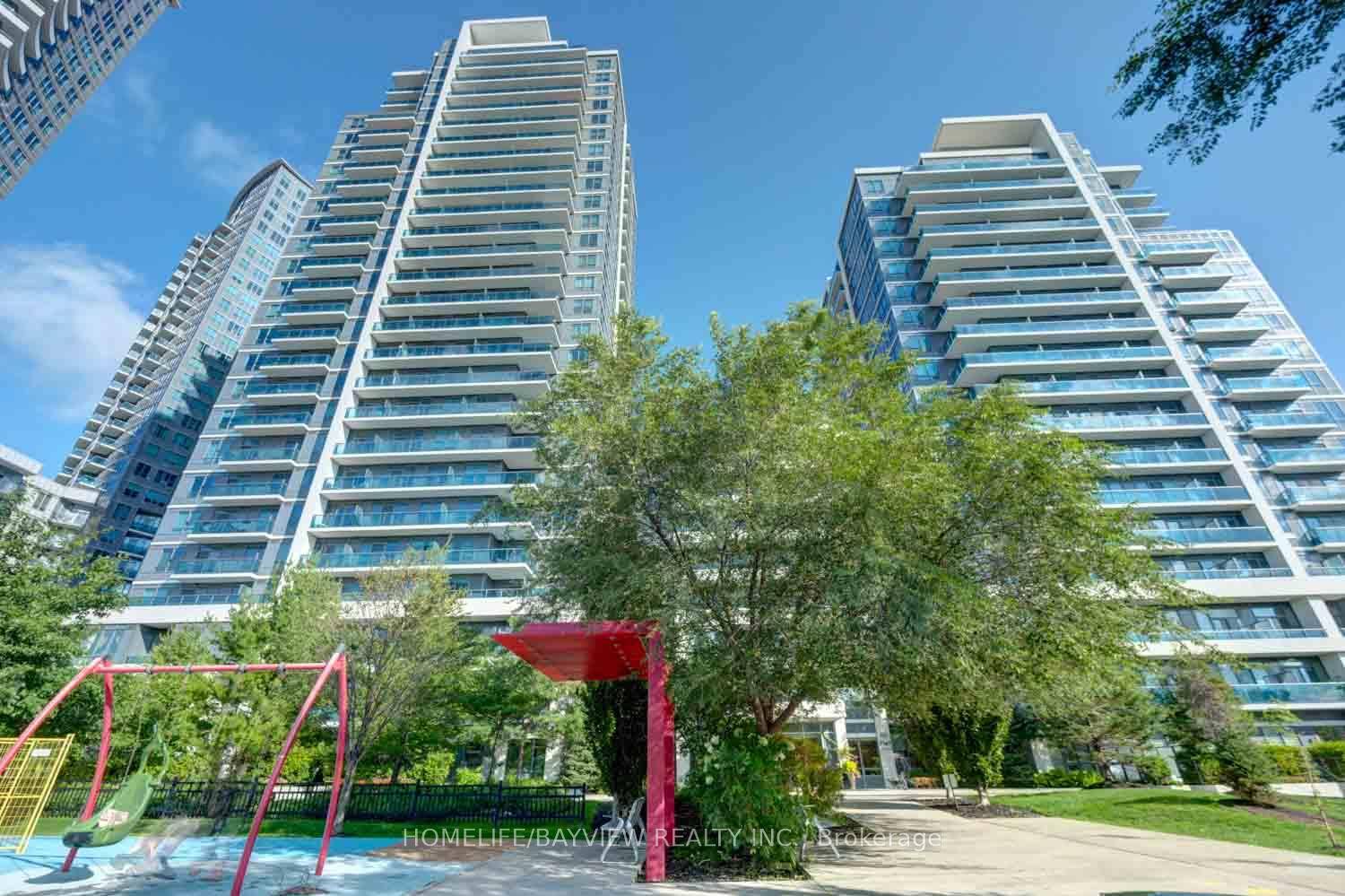 Welcome to this spacious amp ; bright one bedroom condo at the prestigious Parkside Towers World on Yonge, featuring 9 ft ceilings, laminate floors, large windows, an open concept layout, ...