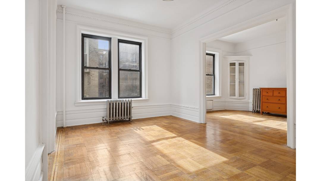 Convertible to a 2 bedroom ALTERNATE 2 BEDROOM FLOORPLAN Apt C7 Prime Park Slope 1 Bedroom, 1 Bath with oversized eat in kitchen with dining area located in a classic ...