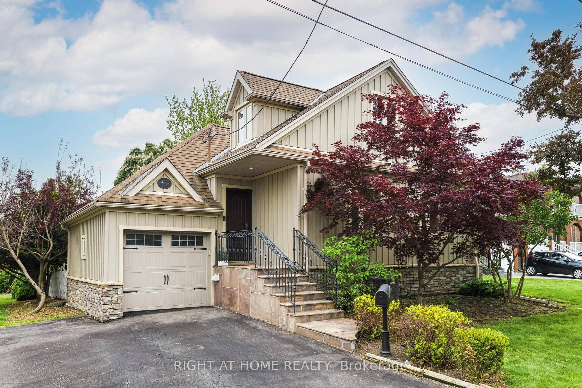 Stunning Renovated 2 2 Bedroom, 2 Bathroom Home in Quiet Humberlea Pelmo Park Cul De Sac This beautifully updated, character filled home is nestled in a peaceful, family friendly street, ...