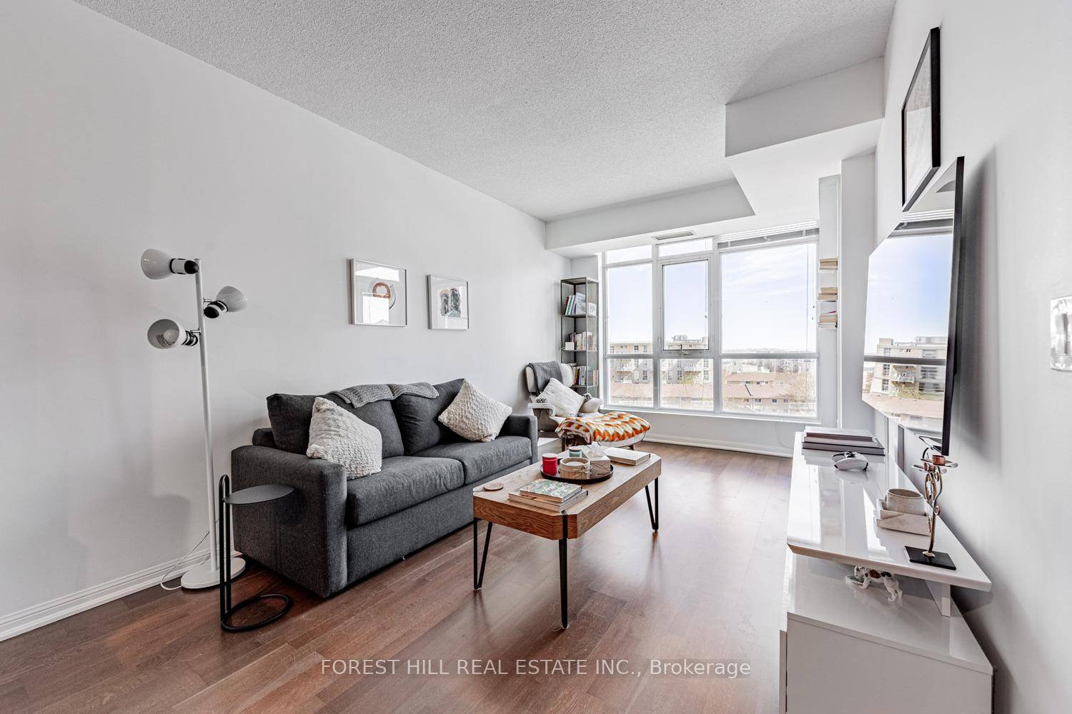 Stunning South Facing 1 Bedroom Den With 1 Parking amp ; 1 Locker In West Harbour City II Proud Recipient Of The Canadian Condominium Institute's Condo Of The Year Award ...