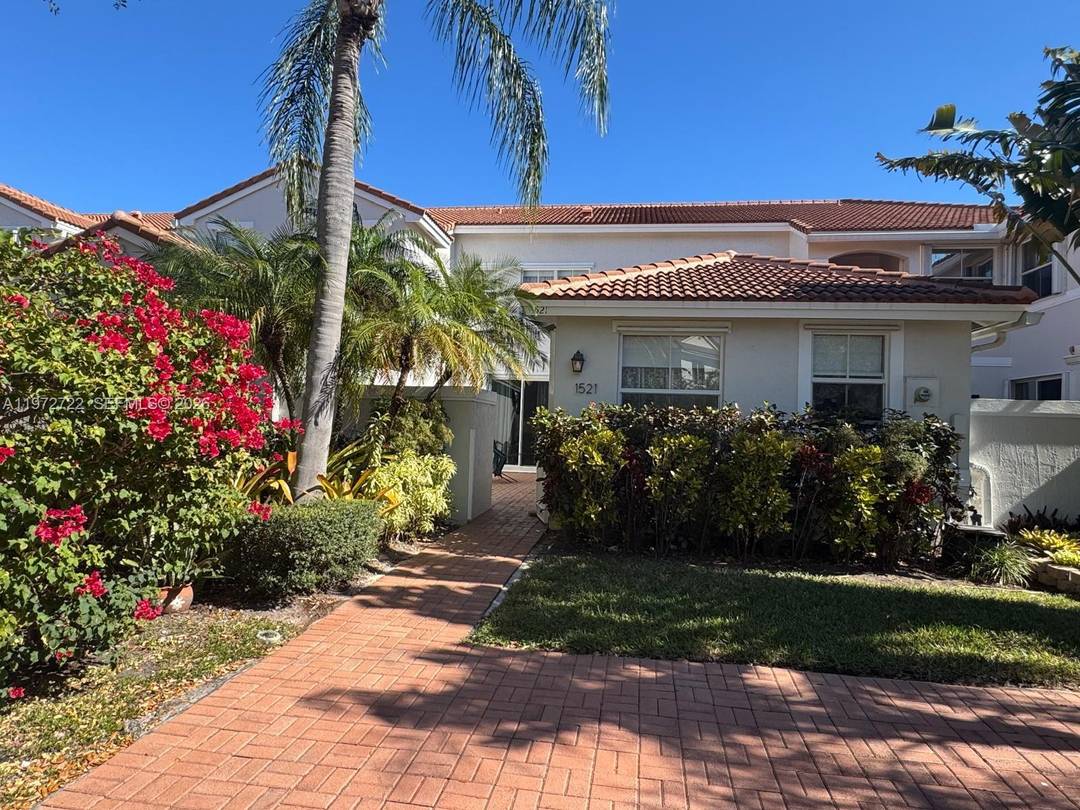 Located in a desirable guard gated community, this bright and inviting 2 bed, 2 bath townhouse offers comfort, functionality, and fantastic amenities in a beautifully maintained setting.