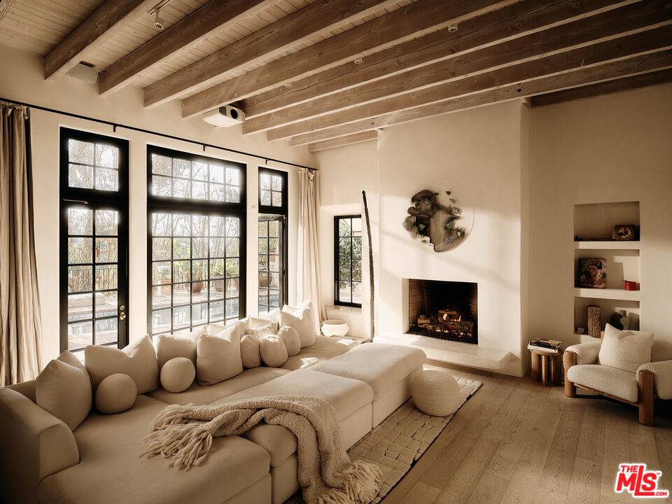 2729   Nichols Canyon Rd 4BR Hollywood Hills East La