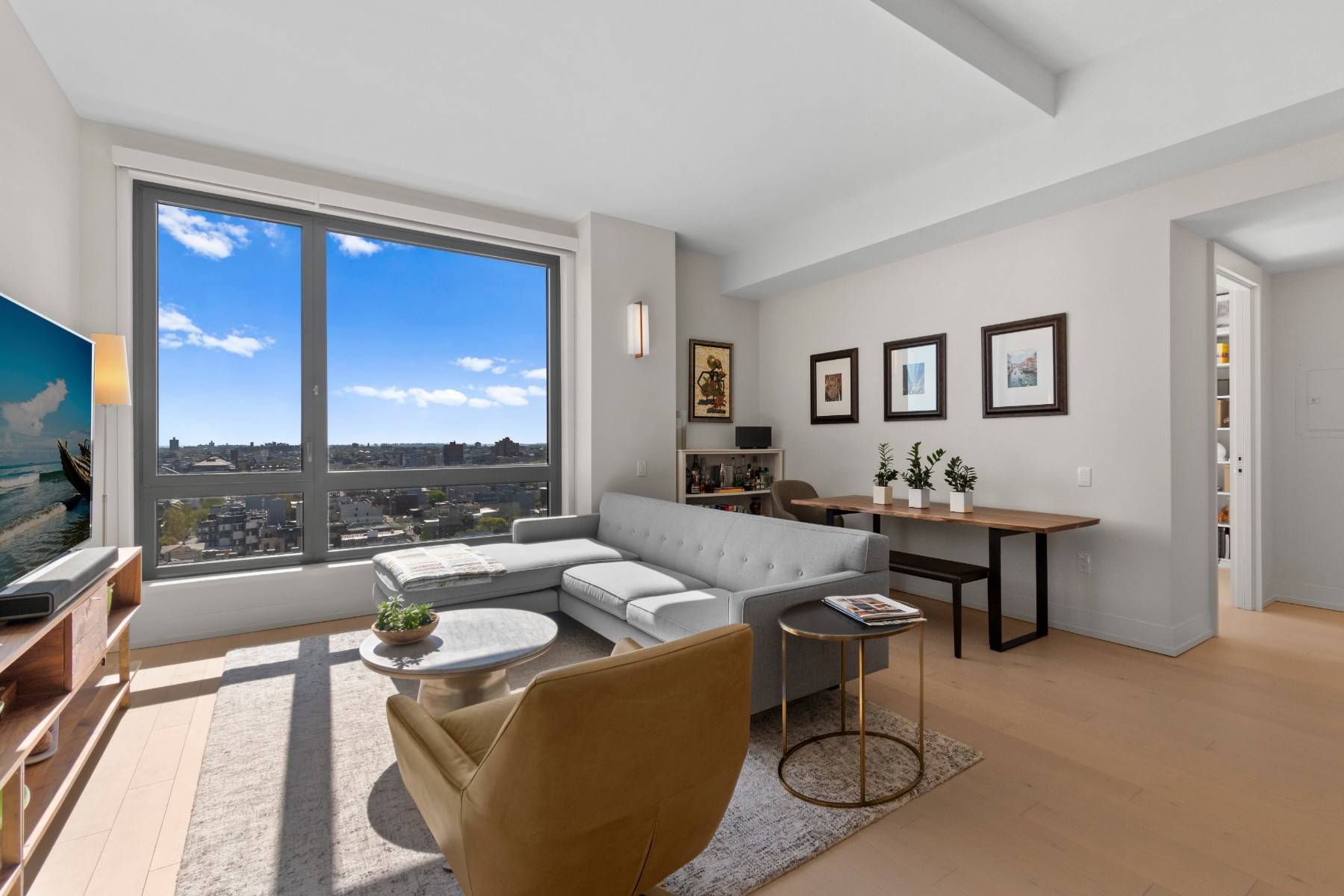 This spacious, high floor 2 bedroom 2 bath condo offers unobstructed and expansive views of Brooklyn, Queens, and Long Island, including Arthur Ashe stadium, JFK, Jamaica Bay, Rockaway Beach as ...