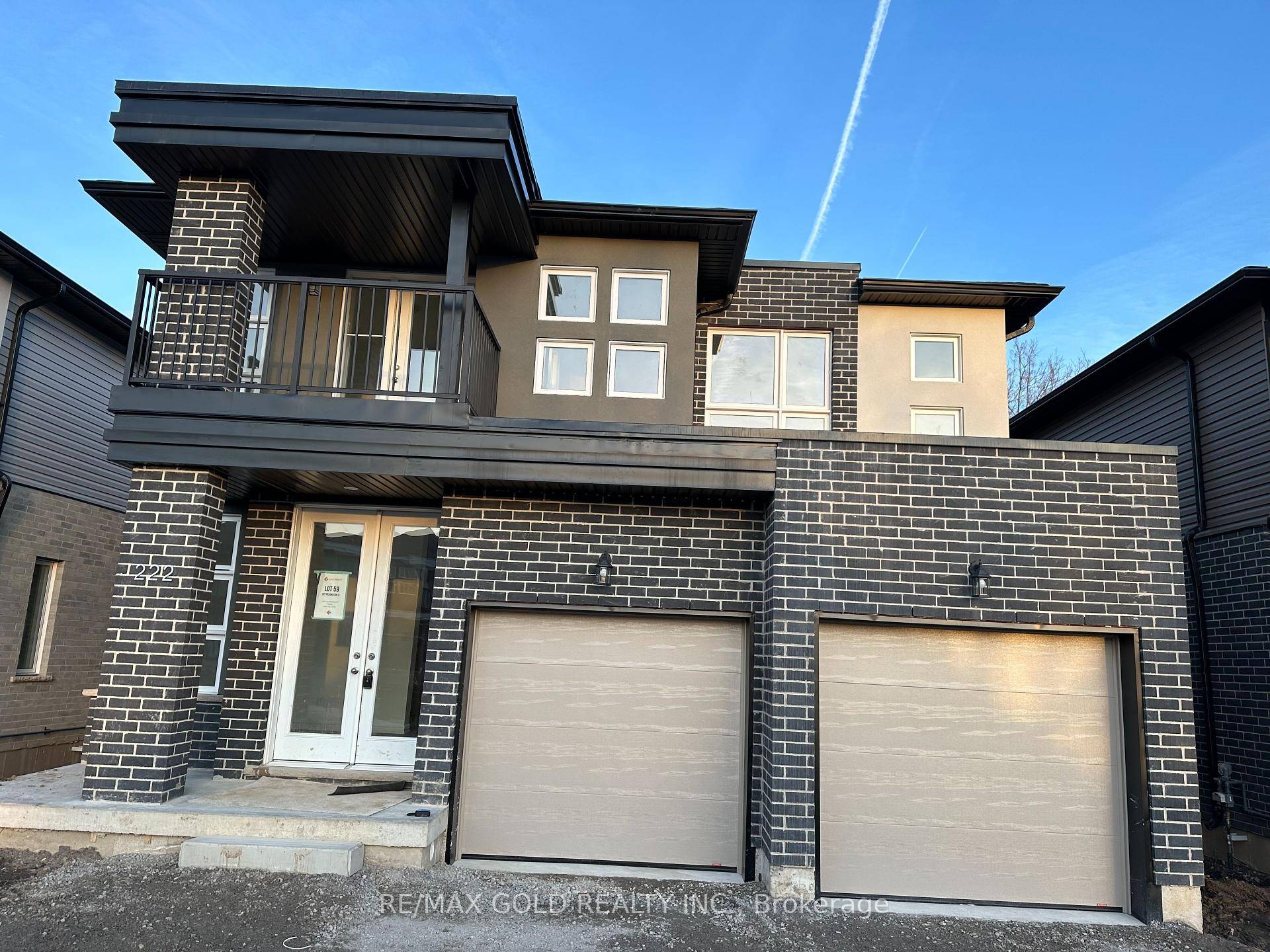 Spacious 4 Bedroom, 4 Bathroom Home in a Quiet Neighborhood !