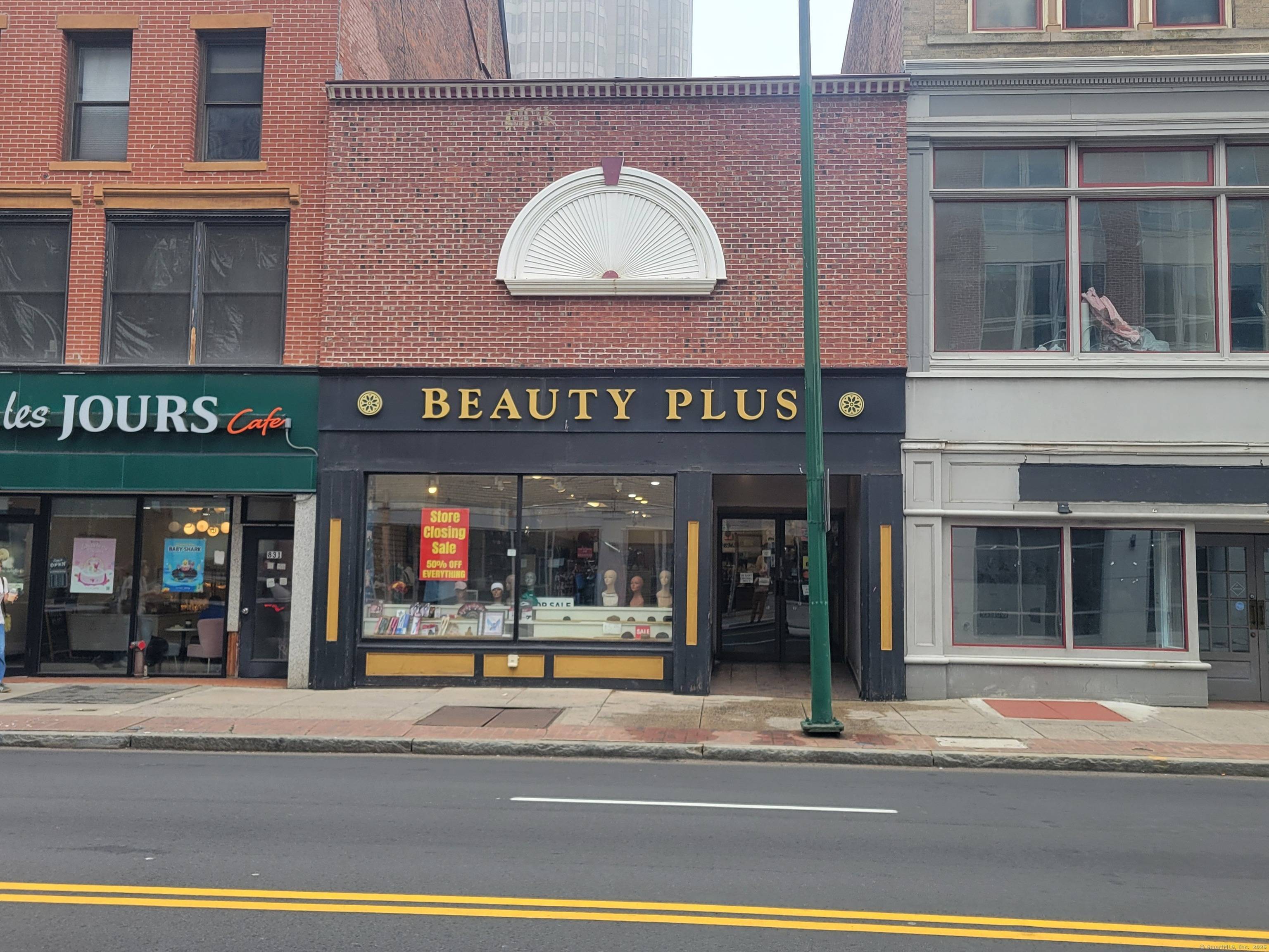 Nestled in the vibrant heart of New Haven, just steps from Yale University, this iconic commercial building on Chapel Street offers a rare opportunity for savvy investors and visionaries.