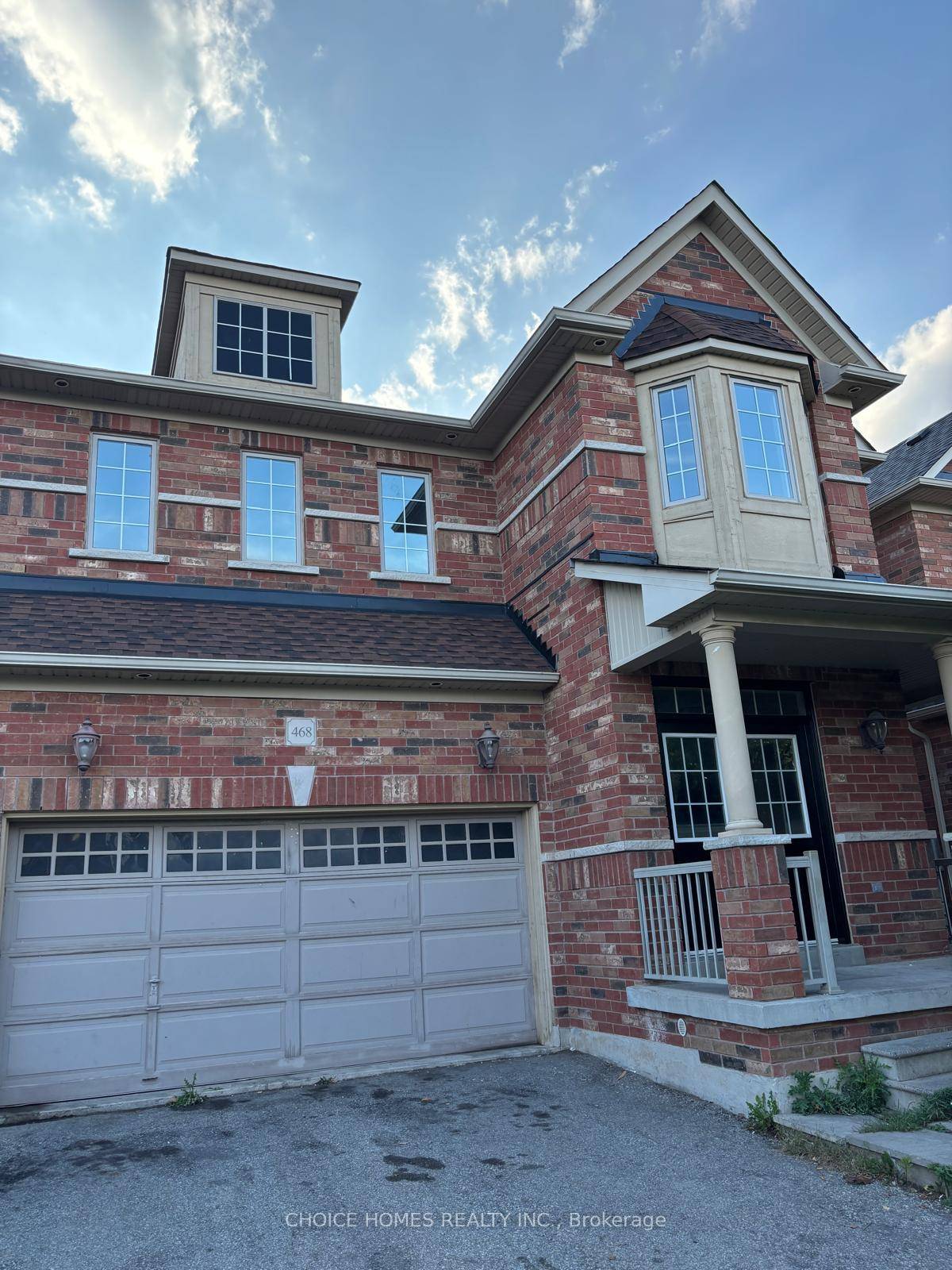 Welcome to this gorgeous home with 9 feet ceilings which offers 4 bedrooms Office in Main floor and 5 washrooms in the prime location of Scott Neighbourhood, Milton.
