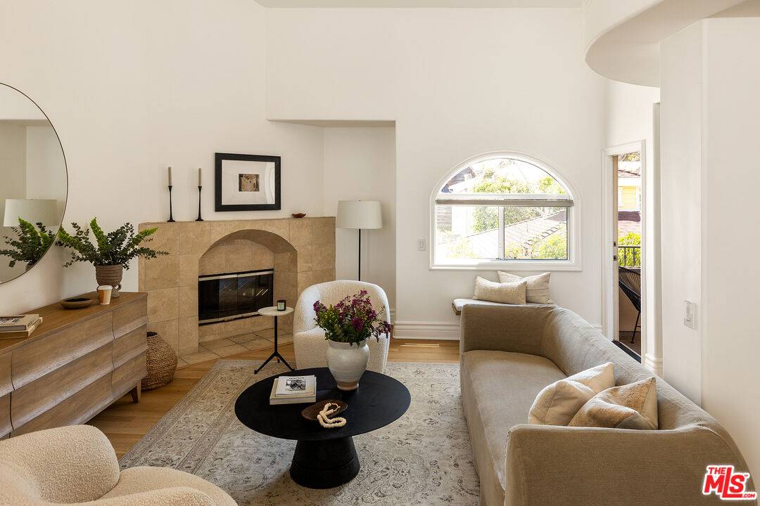 911   7th St 2BR Santa Monica La