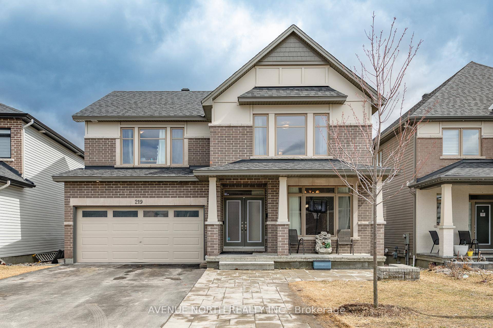 Welcome to this stunning Claridge Kawartha Model home located in the desirable Findlay Creek neighborhood.