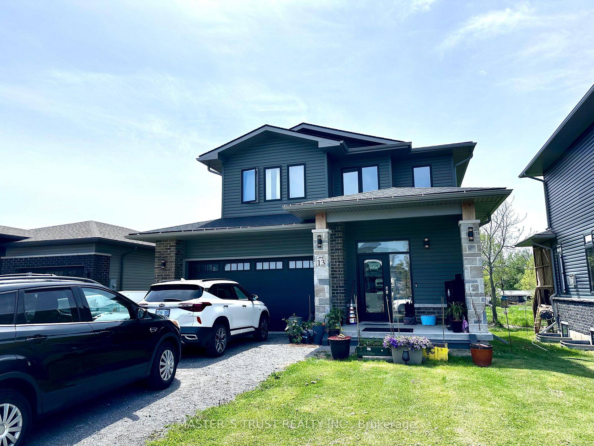 Welcome to this spacious and beautifully designed detached home located in A Sought After Neighborhood On A Peaceful Cul De Sac, 3 Bedrooms And 3 Bathrooms, The Open Concept Design ...
