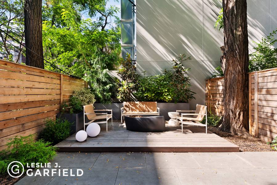 Best Value in Cobble Hill 20' wide, beautifully renovated, bright and airy, and a prime location !