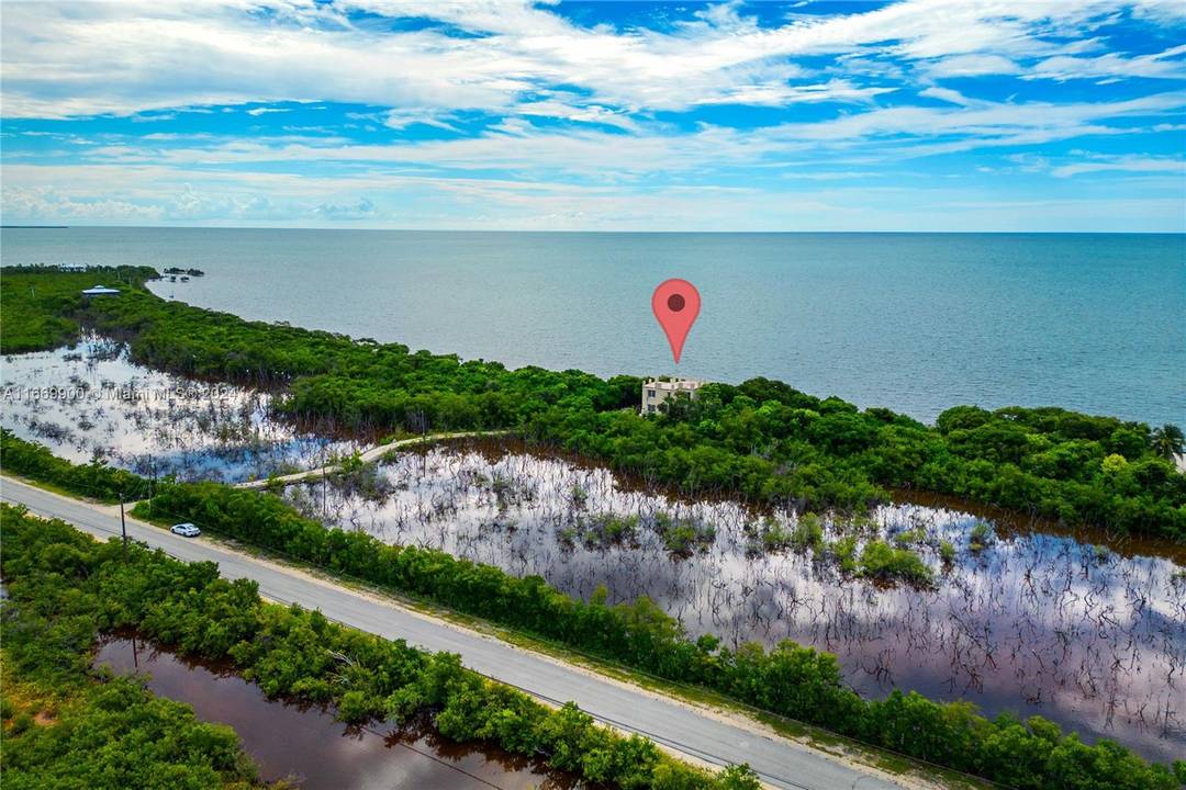 Discover one of the rare properties offering over 300 feet of stunning beach frontage in the beautiful Lower Keys.