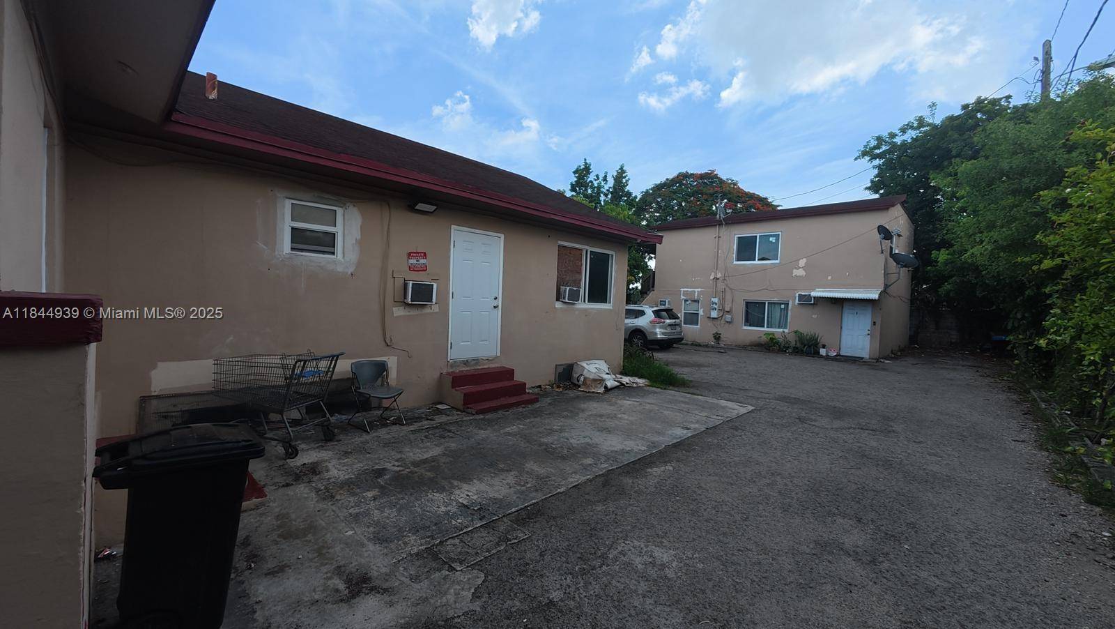 Fully rented triplex on an 8, 050 SF lot generating 10, 000 per month 120, 000 annually with a current NOI of 80, 226 after 39, 774 in annual expenses, ...
