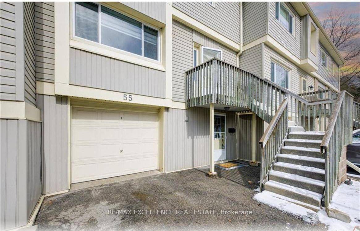 Beautiful 3 bedroom, 2 Bath home in a private community !