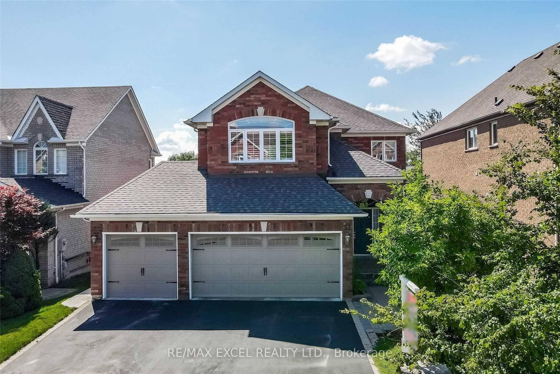 Beautiful 4 bedroom home with over 2700 sq.