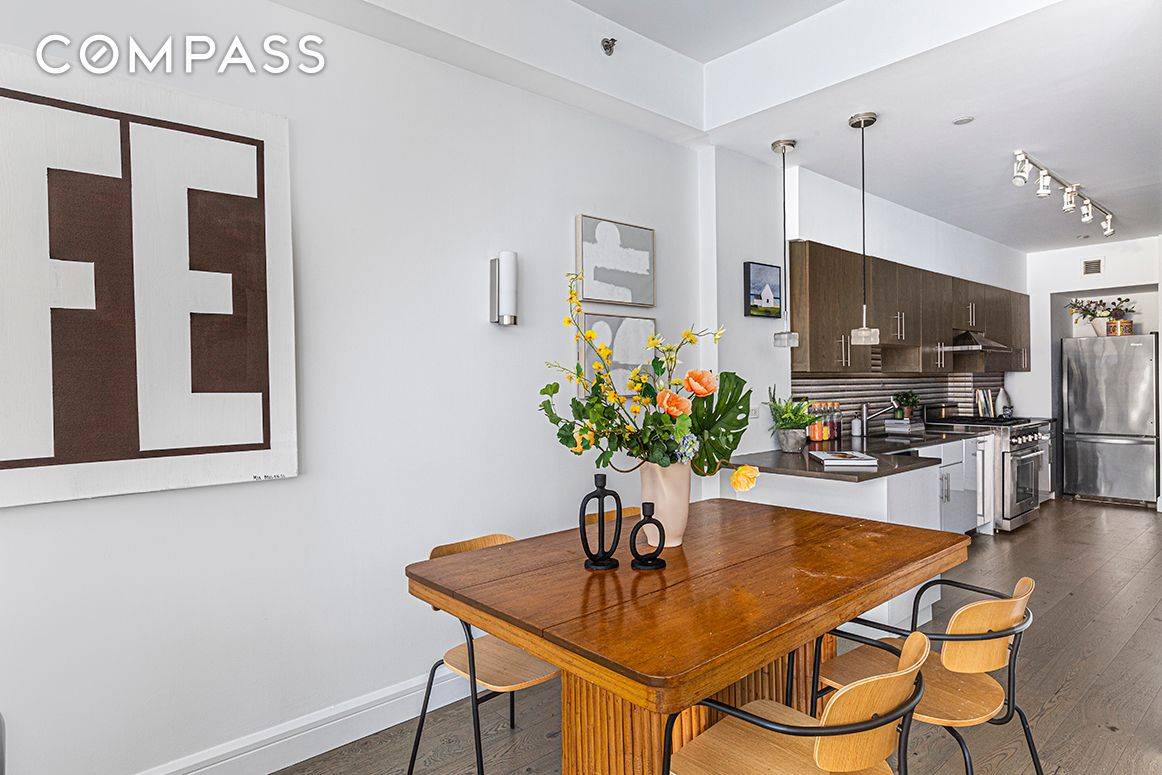 Beautifully renovated 2 bed, 2 bath loft in the thriving Financial District with Tribeca just a few short blocks away.