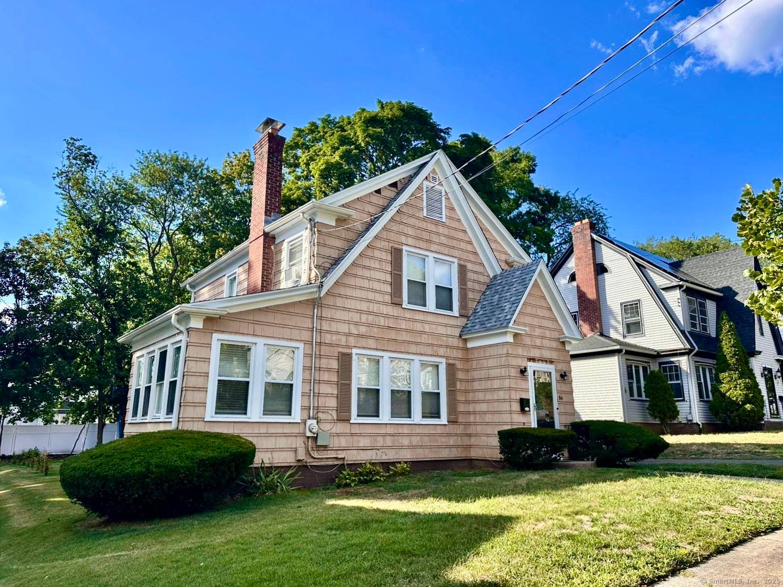 Welcome to this stunning 3 bedroom, 1.