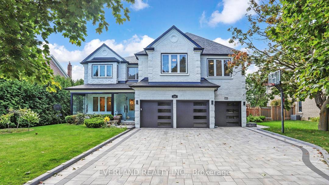 Excellent Location in Prestigious Stonehaven Village.