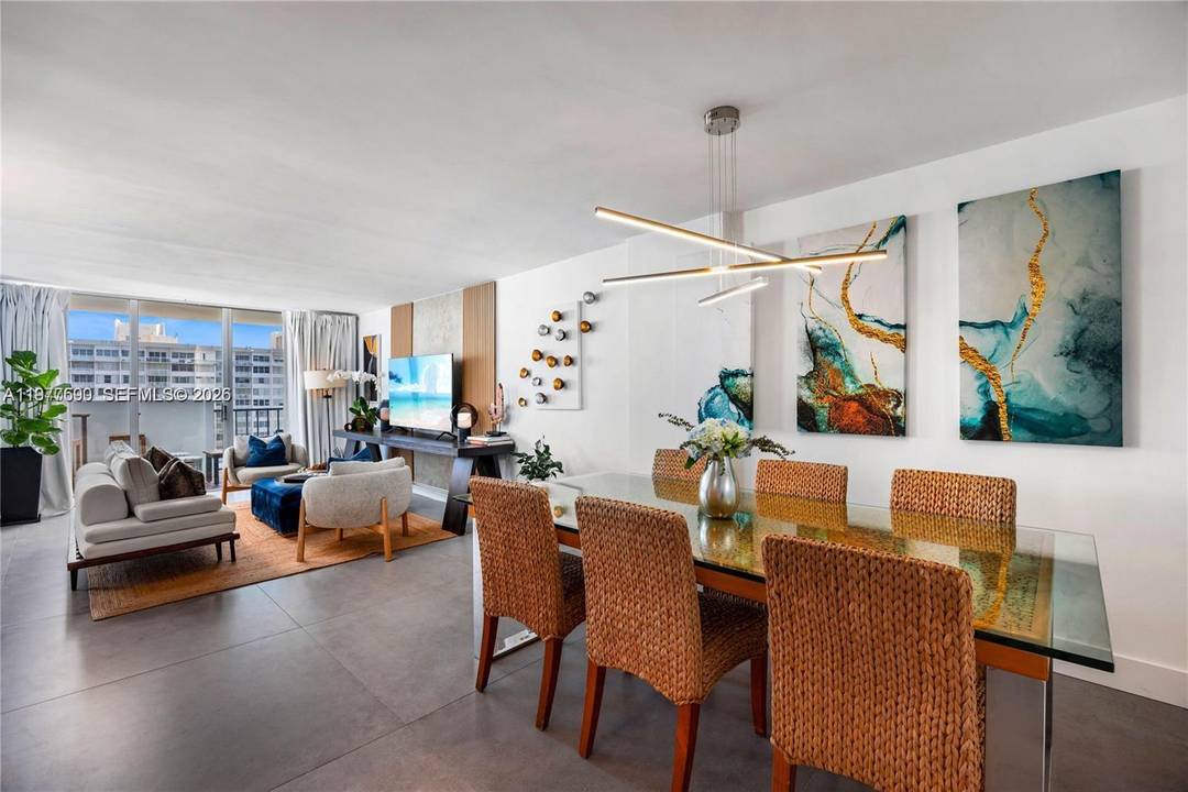 Wow ! A Perfect 10 With Breathtaking Panoramic Views !