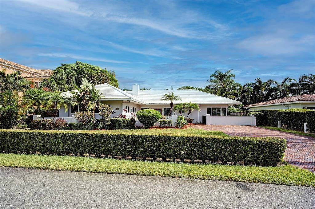2325 Barcelona Drive is in the grand Seven Isle Drive area of Fort Lauderdale.