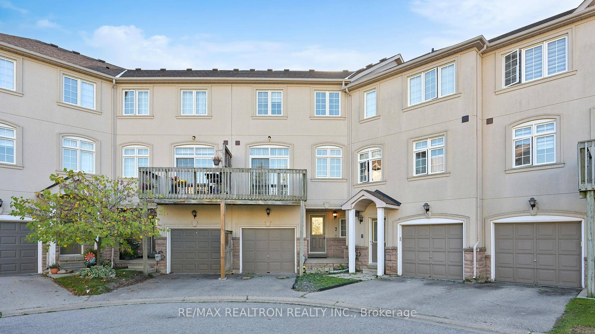 This Newly Renovated Beautifully Spacious 3 1 Bedrooms Townhome Nestled In The Heart Of Richmond Hills Prestigious Jefferson Community Owner Boasting 2, 200 Sq Ft Of Living Space Including Great ...